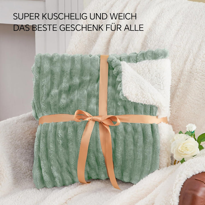 BEDELITE warme Decke Sherpa Kuscheldecke Flauschig Salbeigrün XXL 220x240 | dicke Deko Fleecedecke,