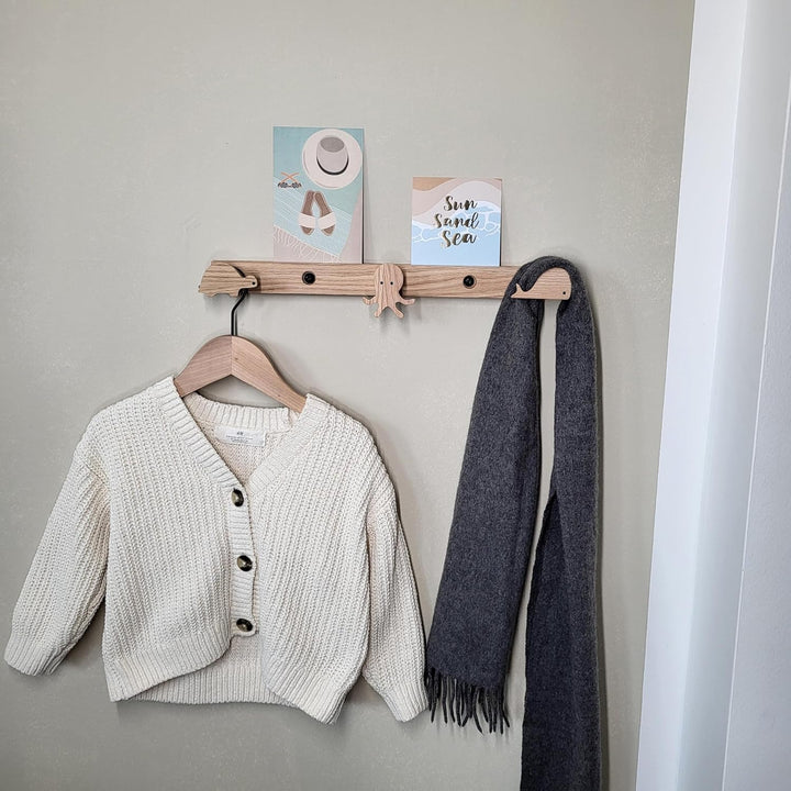 Kinder Garderobe aus massivem Eichenholz, Meeres-Tiere, Wandgarderobe, Hakenleiste, Bilderleiste, Ki