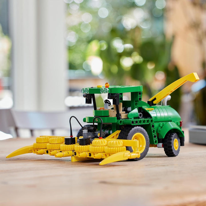 LEGO Technic John Deere 9700 Forage Harvester, Traktor-Spielzeug für Kinder, Bauernhof-Set, Fahrzeug