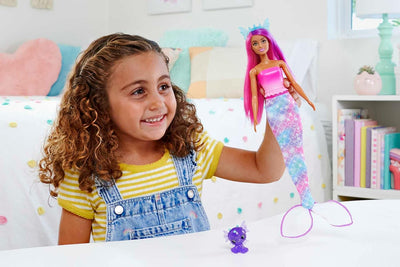 Barbie Dreamtopia Barbie-Puppe mit Barbie-Kleidung, mit Zubehör, Meerjungfrauenschwanz und Baby-Einh