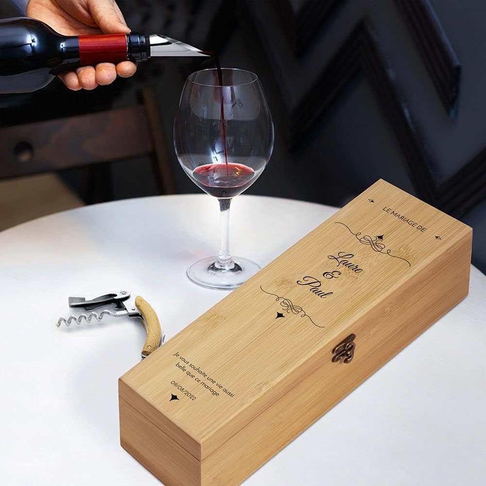 Maverton Weinbox für 0,7L Weinflasche - Wein Holzbox personalisiert + 4er Weinzubehör - Weinset Wein