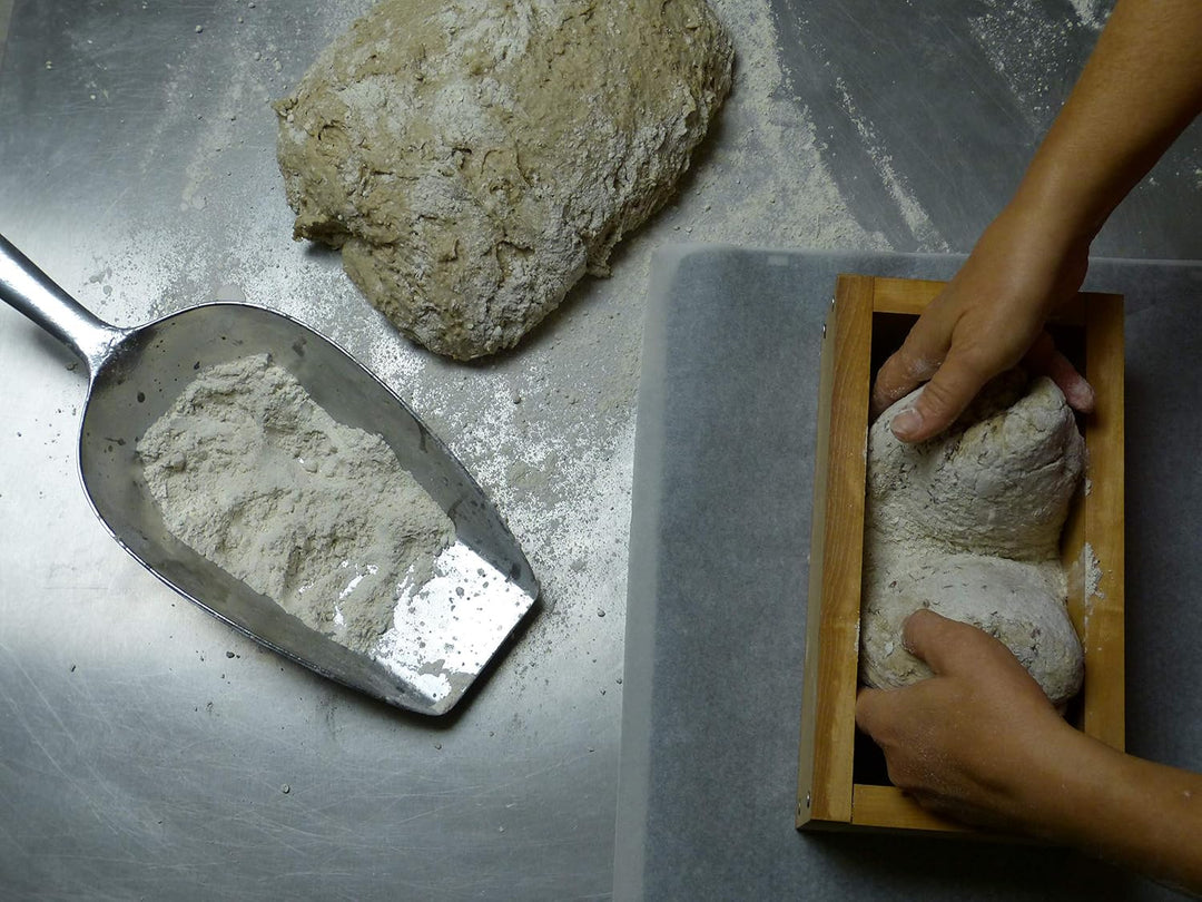 Holzwerk Premium Brot-Backform - hitzebeständiges massives Walnuss-, Birnen-, Apfel-holz – hochwerti