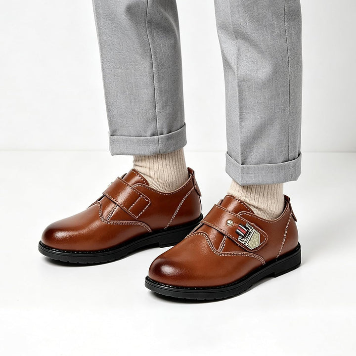 DADAWEN Anzugschuhe für Kinder Jungen Klettverschluss Halbschuhe Schule Uniformschuhe 29 EU Braun, 2