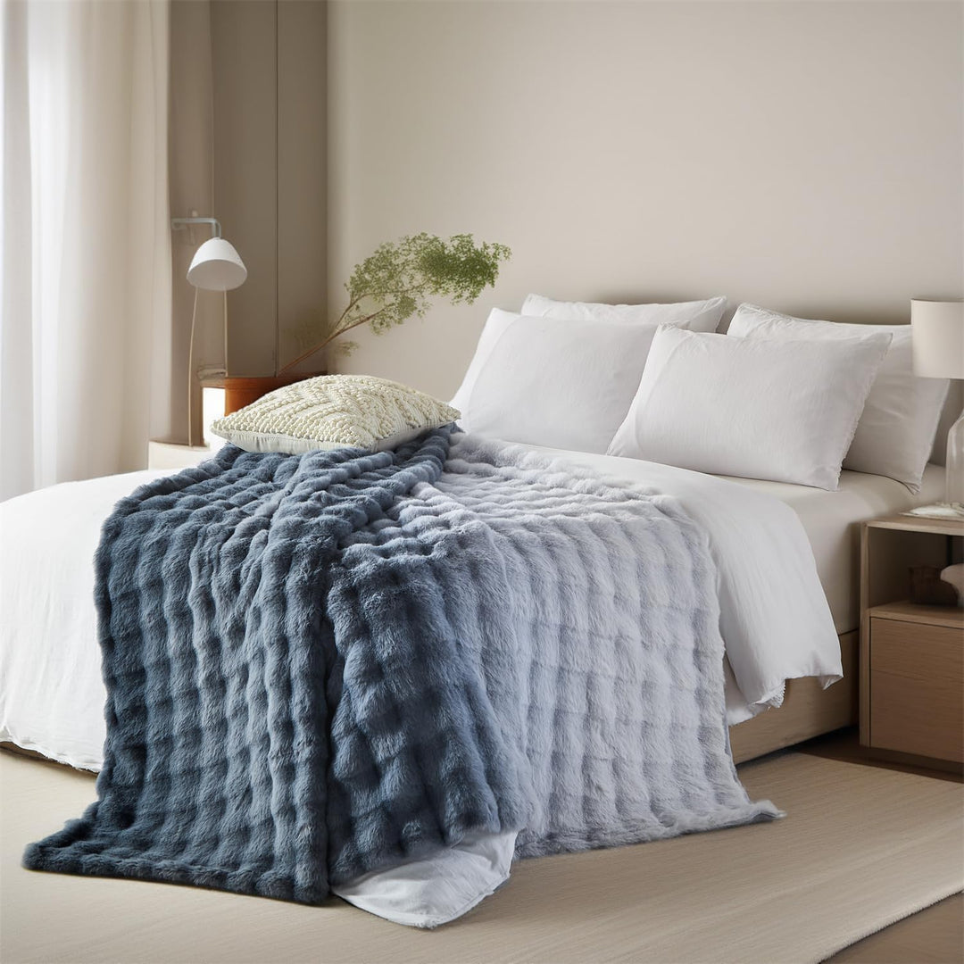 Kuscheldecke Farbverlauf Blau Graublau Weiss 220×240cm Flauschig Warm Weich Dick Sofadecke Couchdeck