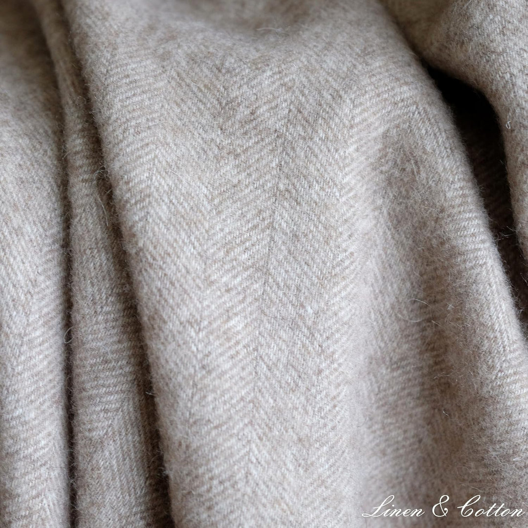 Linen & Cotton Klassische Decke Wolldecke Merino Wolle Wohndecke Kuscheldecke STONEWOLD mit Fischgrä