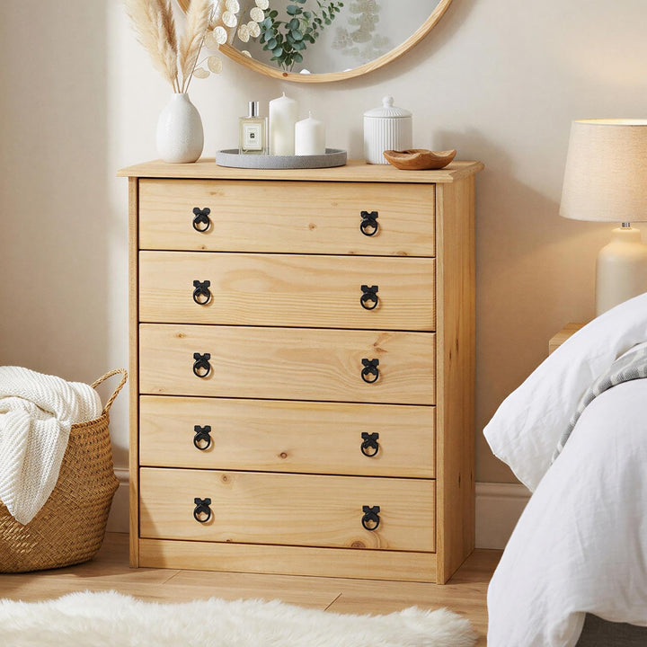 CARO-Möbel Kommode Barrio mit 5 Schubladen I Sideboard aus massiver Kiefer I gebeizter und gewachste