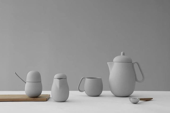 Tee-set Porzellan 3-teilig bestehend aus Designer Teekannne, Milchkännchen und Zuckerdose mit Löffel
