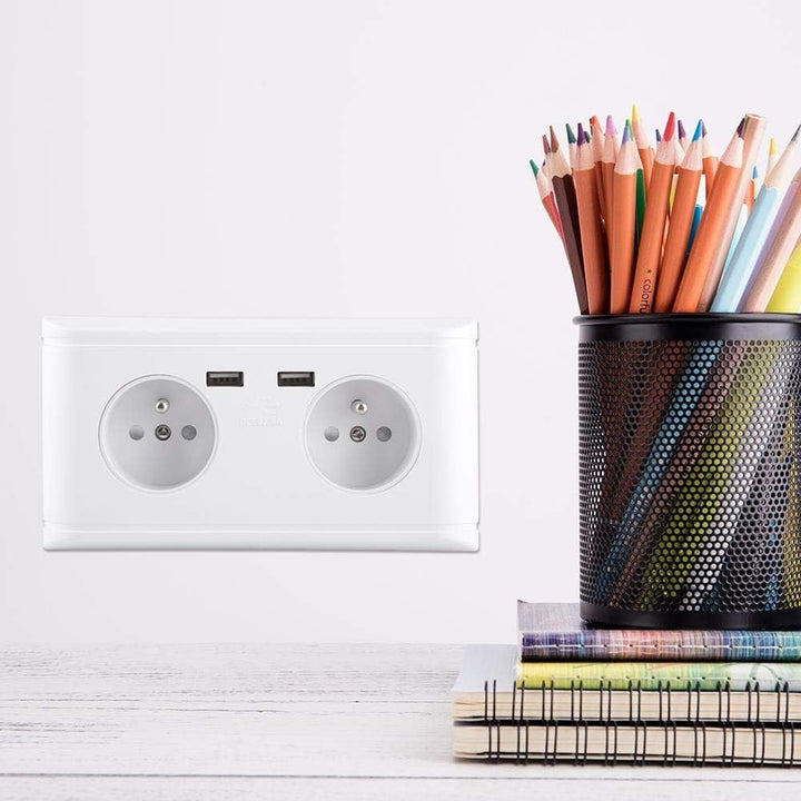 KSTE Multi-Funktions-EU-Stecker-Steckdose Steckdose mit Doppel-USB-Anschluss for Telefon 250 V Lade