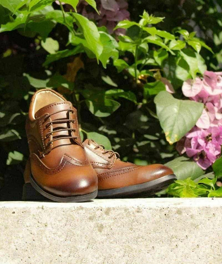 Jungen Kunstleder Lack Brogue Abendschuhe Schnürschuhe formelle Hochzeit Pagenkopf Schuhe, 22 EU Tan
