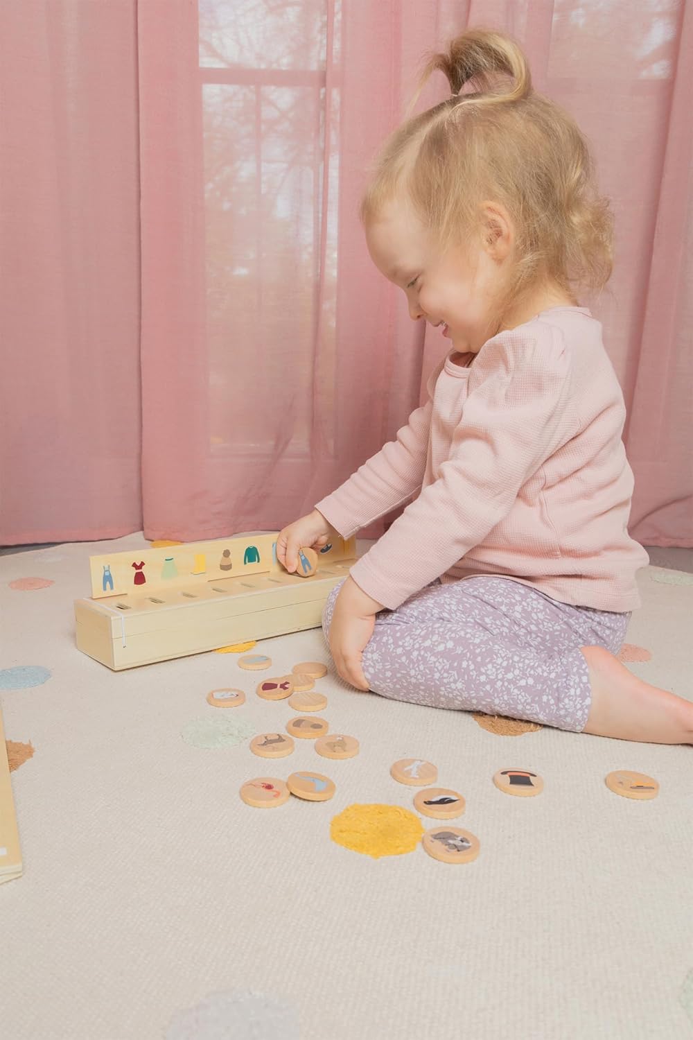 small Foot Bildersortierbox aus Holz, 60 Verschiedene Bilder zum Sortieren und Entdecken, für Kinder