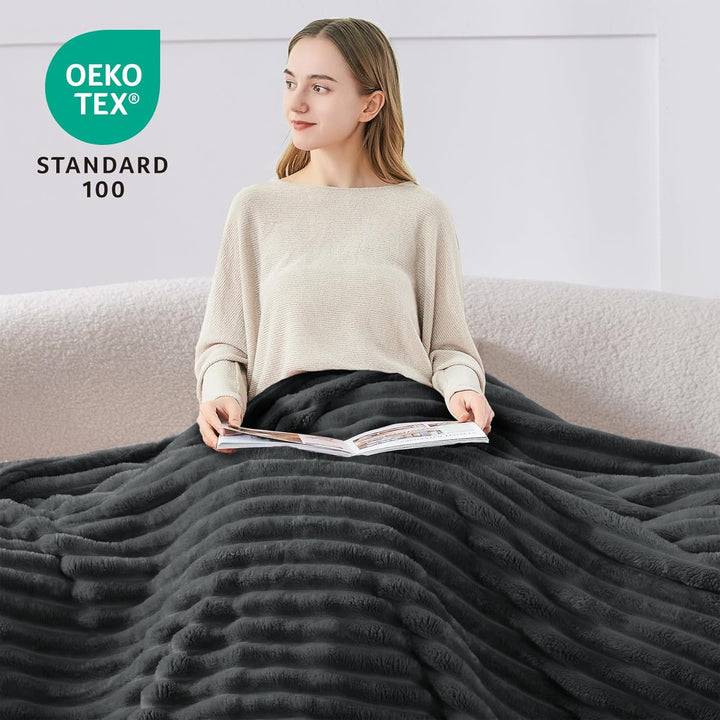 BEDELITE Kuscheldecke Flauschig Decke Klein - weiche Flanell Decken Anthrazit 125x150 für Sofa, Deko