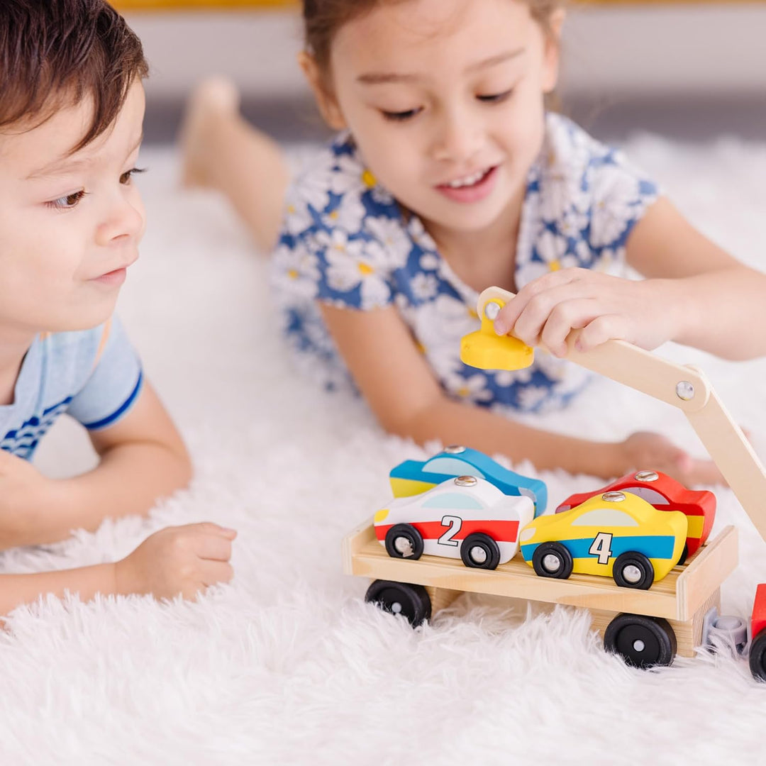 Melissa & Doug - Magnetisches Autotransporter-Spielzeugset aus Holz – (Autos & Lkws, 4 Autos und 1 L