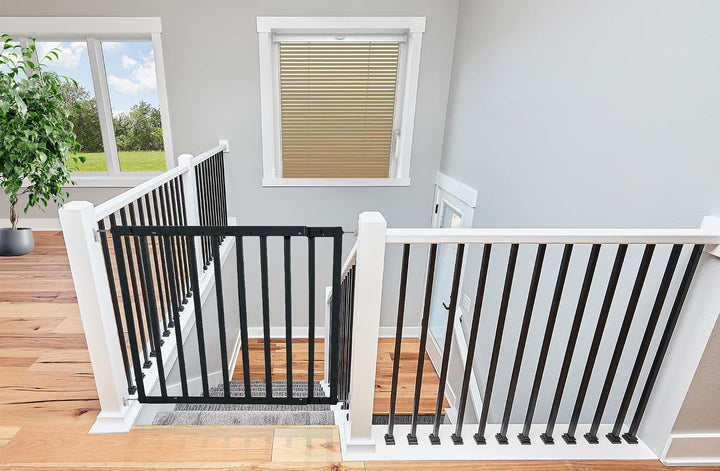 Safetots Robustes Holz Babygitter für Treppen, Schwarz, 63.5 cm - 105.5 cm, Holz Schraubgitter, Schr