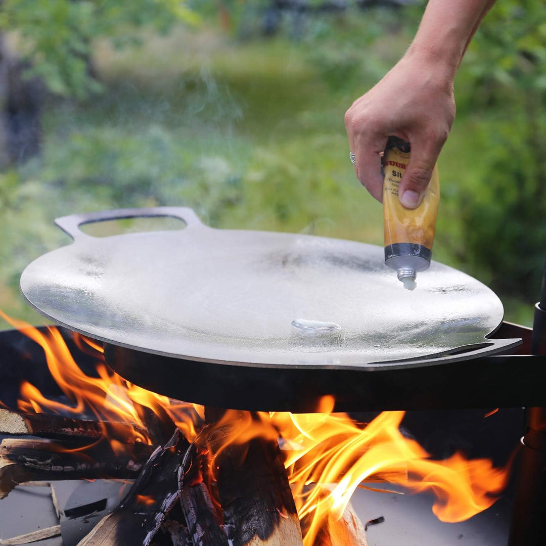 MUURIKKA Grillpfanne 48cm inkl. Schutztasche, Outdoor Pfanne, Feuerpfanne aus robuster Walzstahl für
