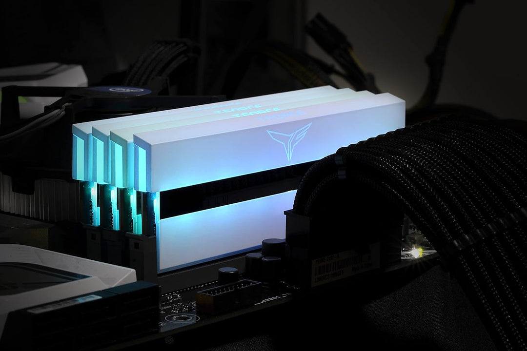 Team Group T-Force Xtreem ARGB, DDR4-3200, CL14-16 GB Dual Kit, weiss 16GB (8GBx2) - 3200MHz C14 XL,