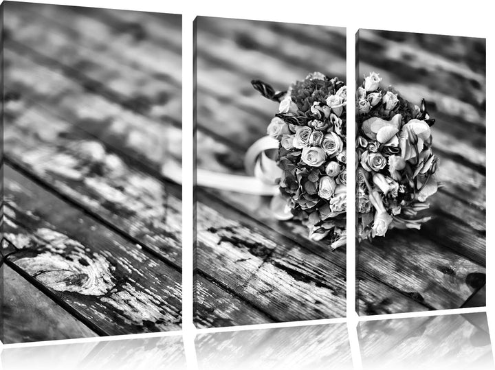 Pixxprint Blumenstrauss auf altem Holztisch als Leinwandbild/Grösse: 3 Teilig (120x80) cm/Wandbild/K