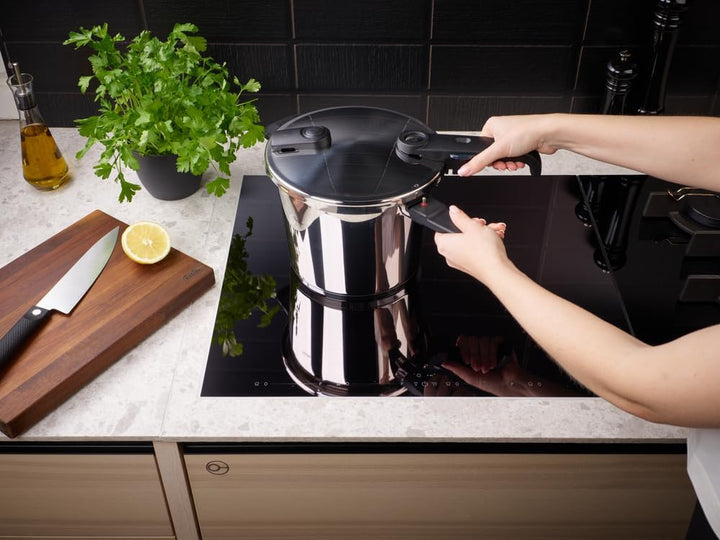 Fissler Vitaquick Edition/Schnellkochtopf (6 L, Ø 22 cm) Edelstahl-Dampfkochtopf, 2-Garstufen, inkl.