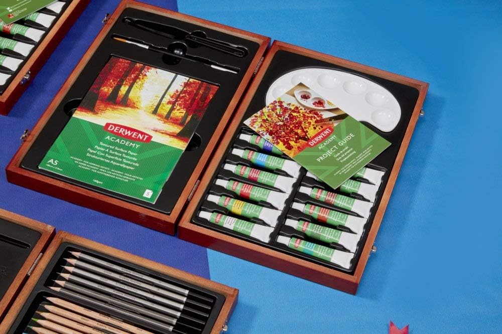 Derwent Academy Acryl Malset, Acrylfarben in einer Geschenk-Box aus Holz, 18er-Set Farben, Inklusive