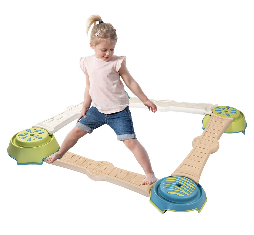 Smoby Life - Abenteuer-Parcours aus 57% Recyclingmaterial - Motorikspielzeug mit 4 Plots & 4 Planken