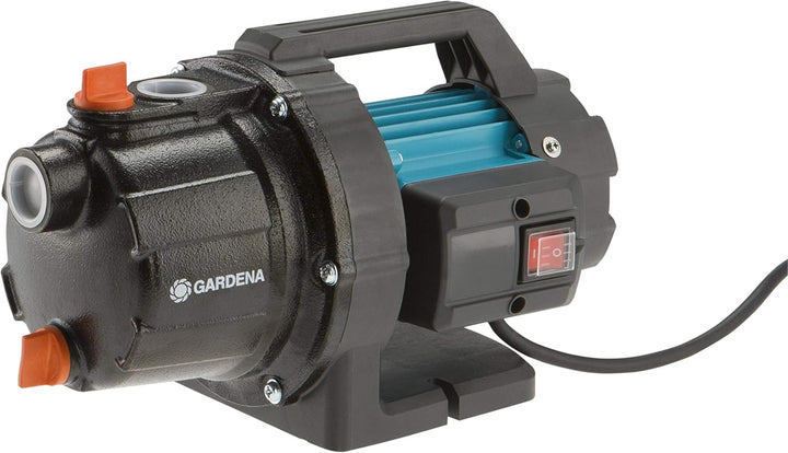 Gardena Gartenpumpe 3700/4 Basic: Bewässerungspumpe mit 3700 l/h Fördermenge & Pumpen-Anschlusssatz: