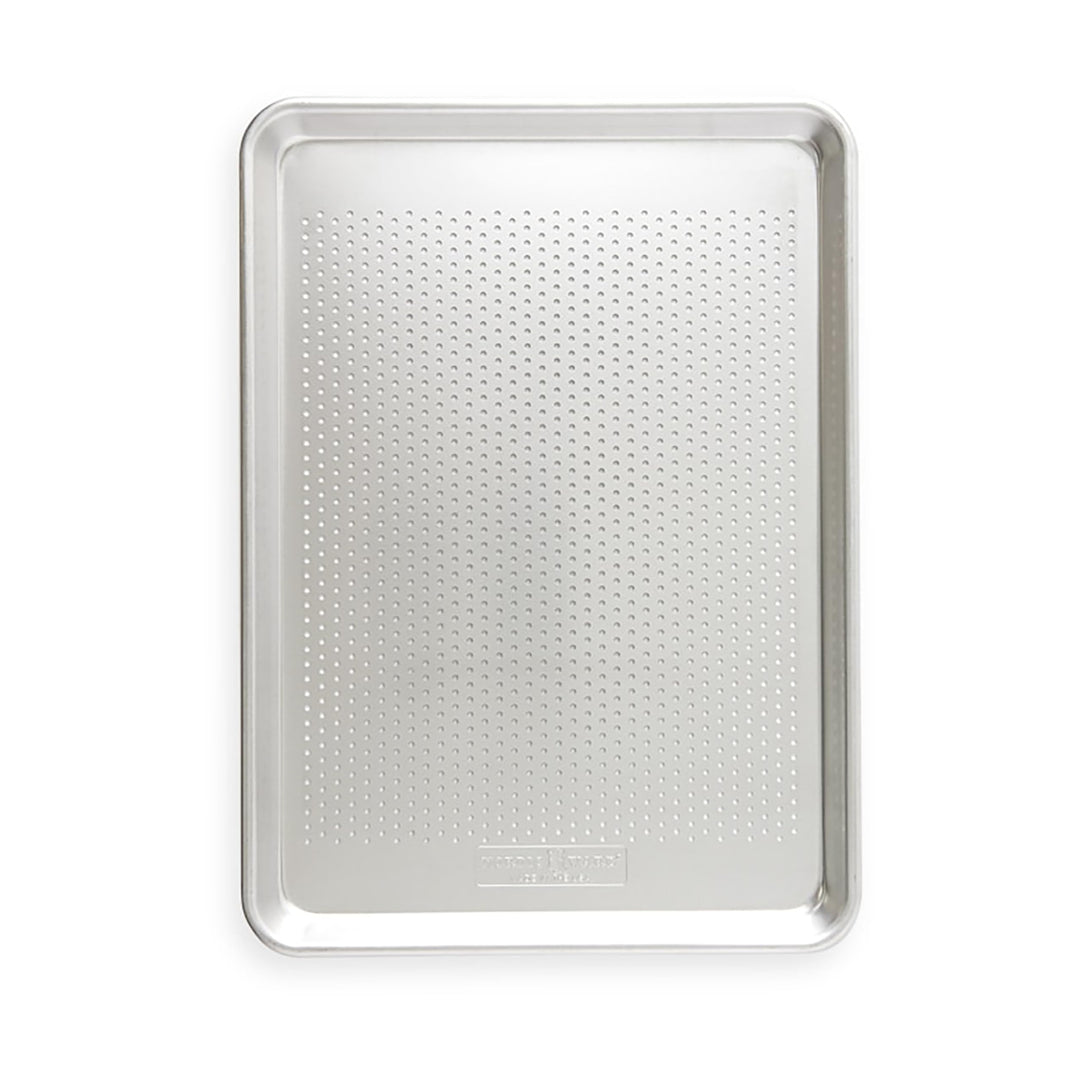 Nordic Ware Perforiertes Knusprbrett-Blech 1-Pack Halbes Blatt, 1-Pack Halbes Blatt
