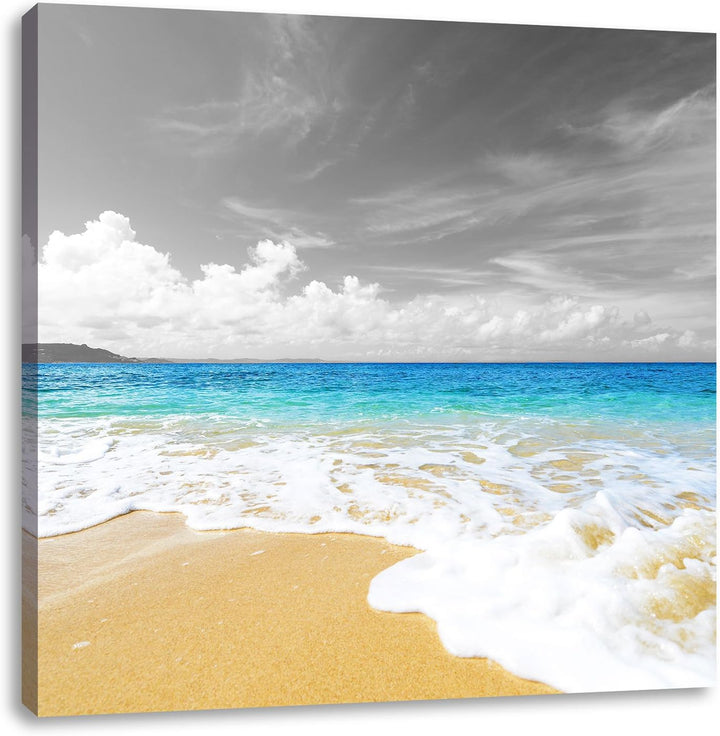 Pixxprint Sandstrand mit Welle bei azurblauen Himmel schwarz/weiss, Format: 70x70 als Leinwandbild,