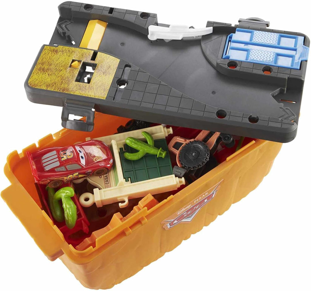 Disney Pixar Cars HDN02 - Renn & Los Spielset mit Aufbewahrungswanne, 20+ Teile, 1 Lightning McQueen