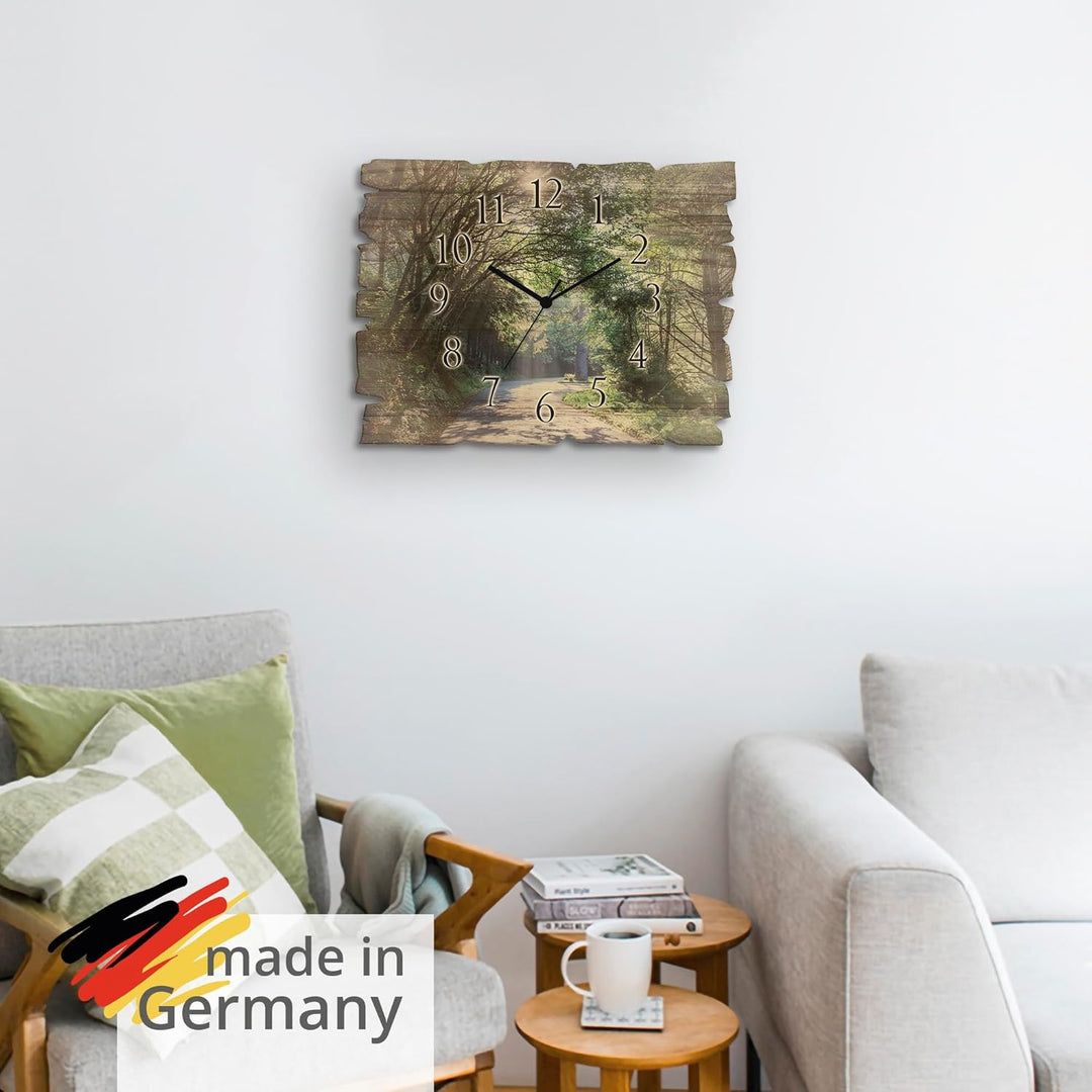 ARTLAND Wanduhr ohne Tickgeräusche aus Holz Funk Uhr lautlos 40x30 cm Rechteckig Wald Landschaft Nat