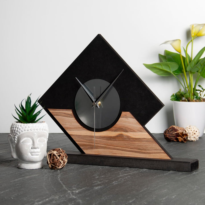 Kreative Feder Moderne Holz-Tischuhr mit stilvollen Akzenten aus Nussbaum Echtholzfurnier &amp; Aluminiu