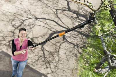 Fiskars Amboss-Schneidgiraffe für trockenes und hartes Holz, Nicht teleskopierbar, Schnittwinkel um
