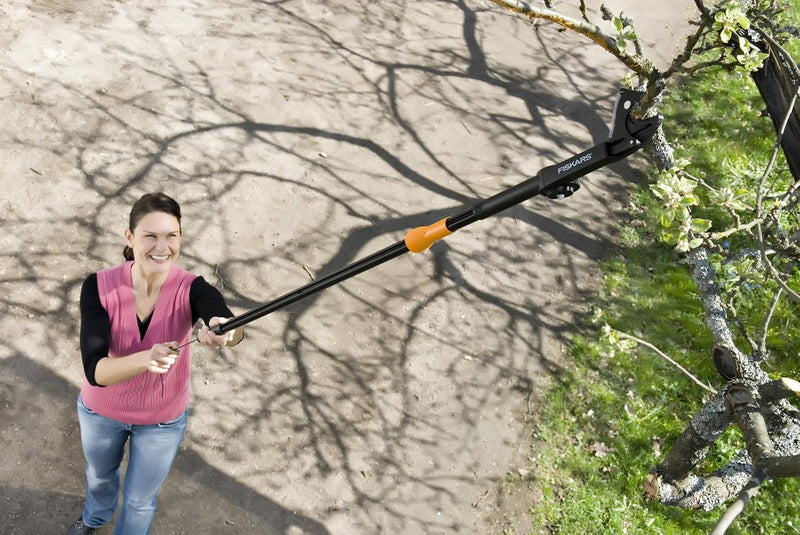 Fiskars Amboss-Schneidgiraffe für trockenes und hartes Holz, Nicht teleskopierbar, Schnittwinkel um