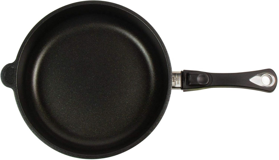 AMT Gastroguss Bratpfanne, 26 cm Ø, 7 cm hoch, Schmorpfanne, abnehmbarer Stiel, induktionsgeeignet,