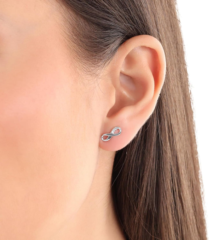 s.Oliver Ohrstecker Edelstahl Damen Ohrschmuck, Kommt in Schmuck Geschenk Box Zeichen, Formen & Symb