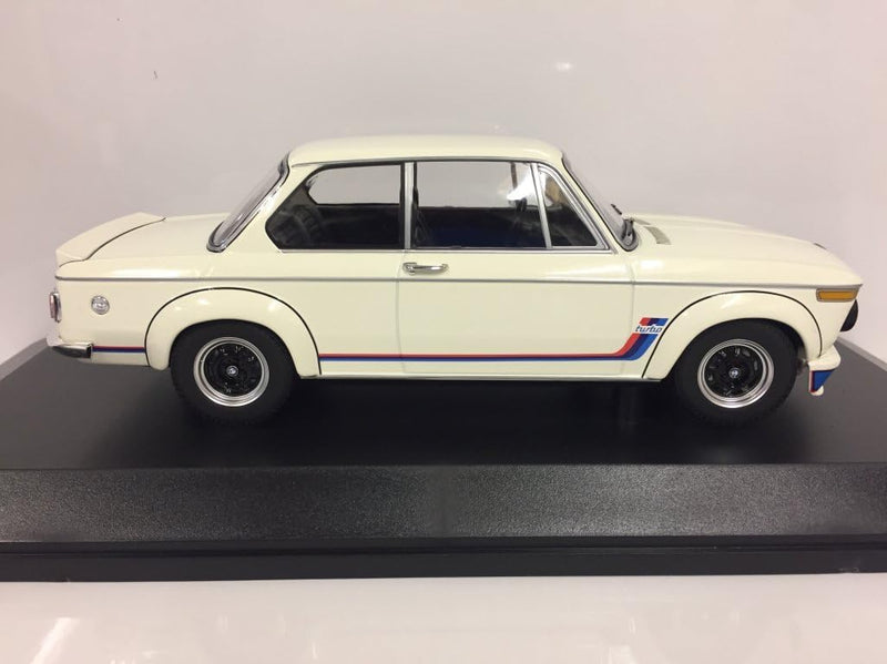 Minichamps 1: 18 1973 BMW 2002 Turbo – Weiss – 155026200