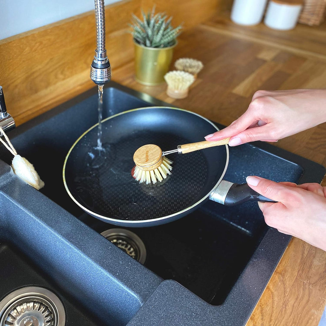 EPLANITA ® Bambus Spülbürste mit 3 Ersatzköpfen, Naturfaserborsten, kompostierbarer Schwamm inklusiv