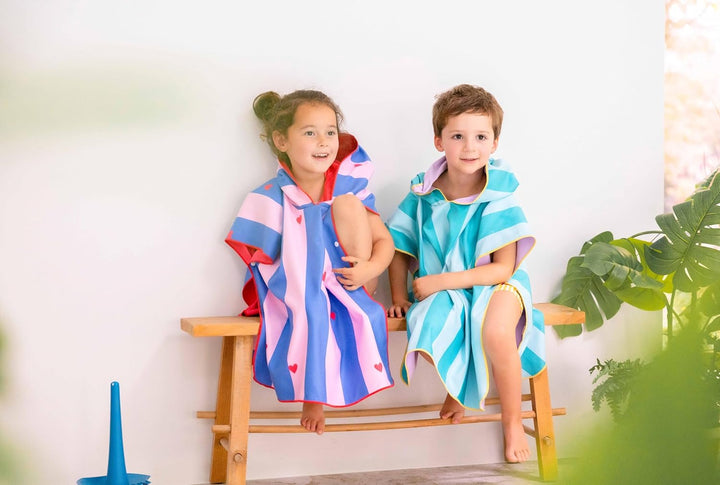 Quut – Badeponcho Kinder Kirsche – 60 x 60 cm – Mikrofaser Poncho Handtuch – Trocknet schnell – Kein