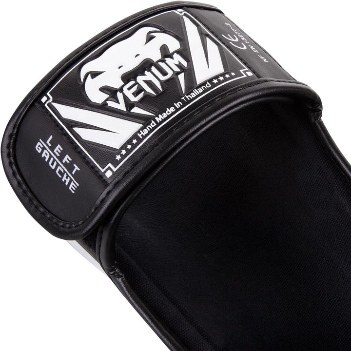 Venum Elite Boxen Schienbeinschutz XL Schwarz / Weiss, XL Schwarz / Weiss