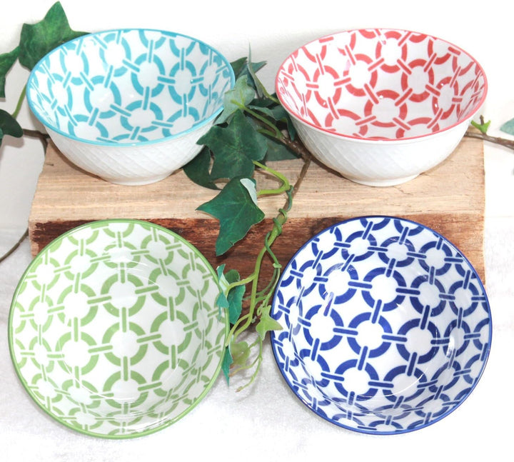 Japanische Teeschalen 4-er Set Porzellan, Retro Design Blumen, Nr. 052