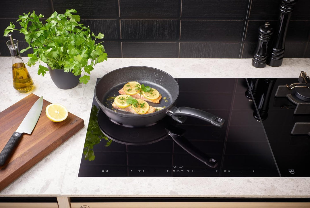 Fissler Adamant Comfort/Pfannen-Set 2-teilig (24 cm + 28 cm) – kratzfeste Aluminium-Bratpfannen mit