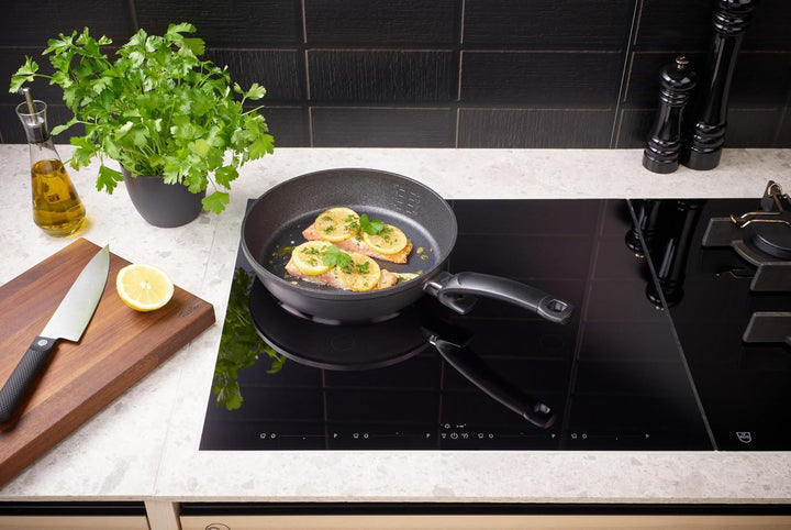 Fissler Adamant Comfort/Pfannen-Set 2-teilig (24 cm + 28 cm) – kratzfeste Aluminium-Bratpfannen mit