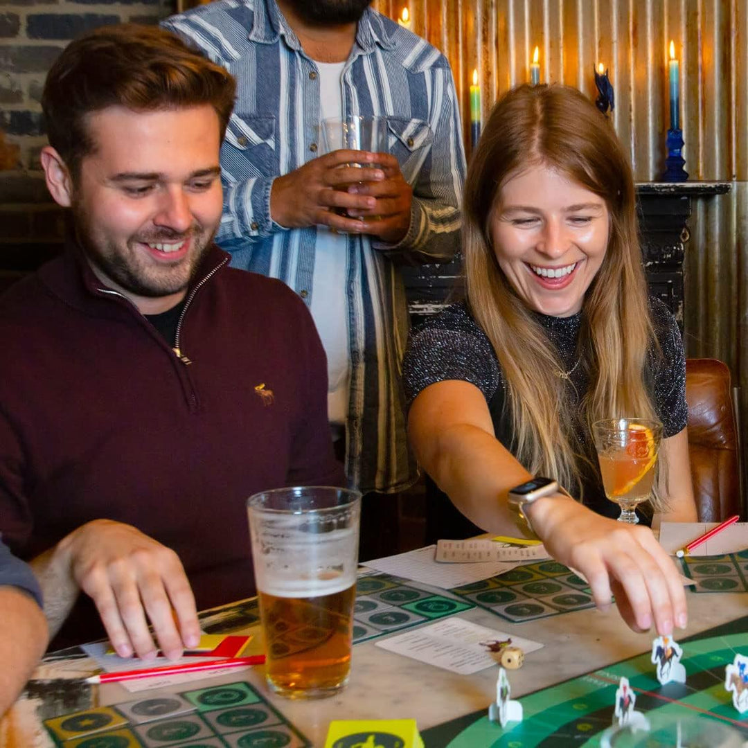 Talking Tables Pferderennen-Brettspiel für Familienspieleabend | Reitjockey, Alter 14+, Geburtstag