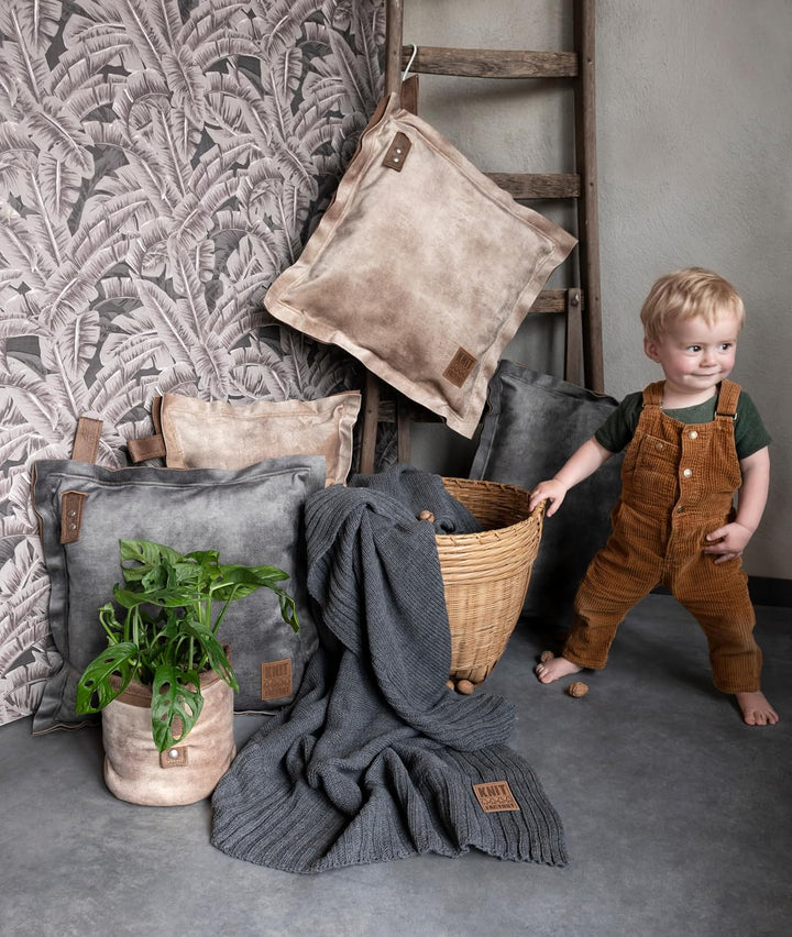 KNIT FACTORY - DAX Quadratisches Zierkissen - Beige - 50x50 cm | Sofakissen mit Füllung und Bezug -