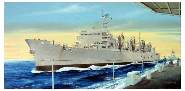 Trumpeter 05785 Modellbausatz AOE Fast Combat Support Ship USS Sacram.