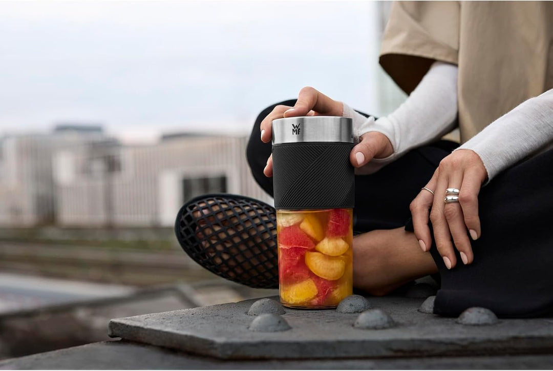 WMF Küchenminis Mix on the Go 300 ml, Mini Mixer to Go, USB Mixer Smoothie Maker, aufladbarer Person