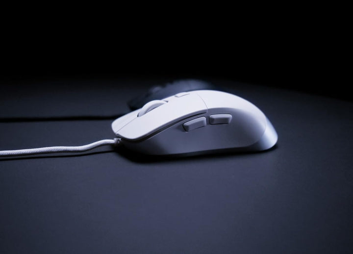 CHERRY XTRFY M50, Leichte Kabelgebundene Gaming-Maus, Ergonomische Form für Optimalen Komfort und Ko