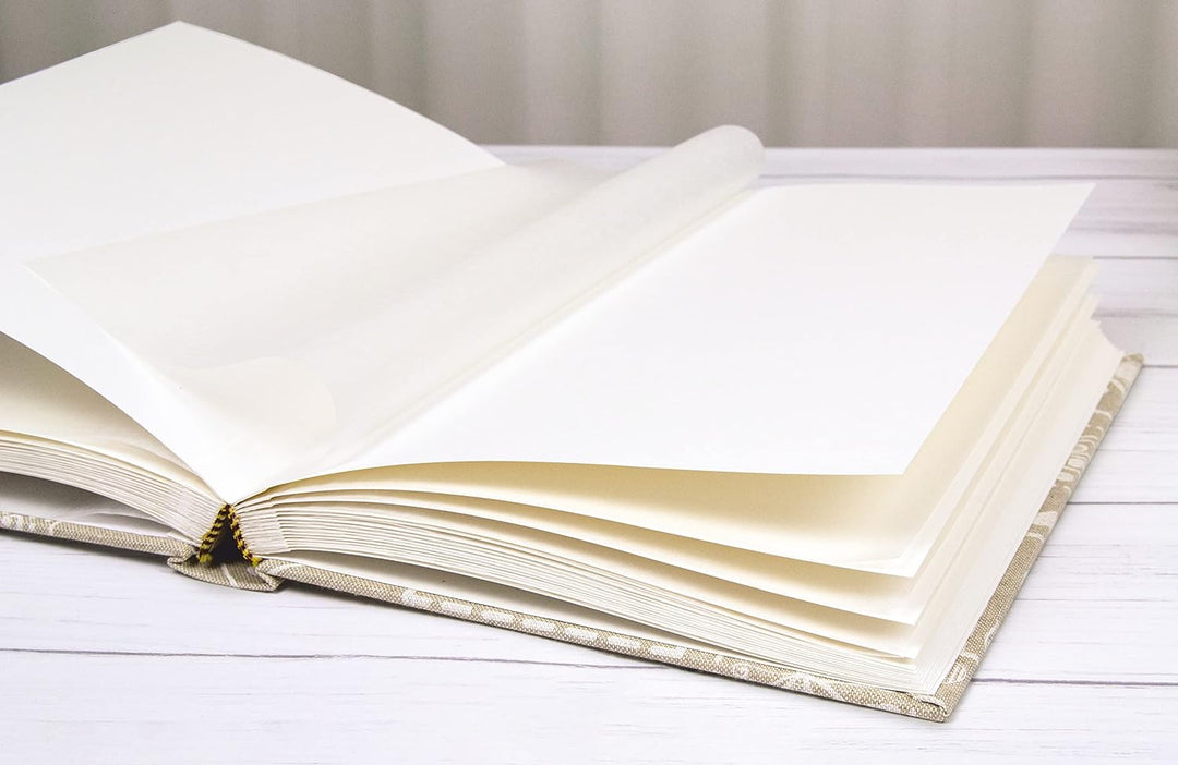 Mareli 31 x 31 cm Einband aus Leinenstoff 80 Seiten mit Seidenpapier Ecru