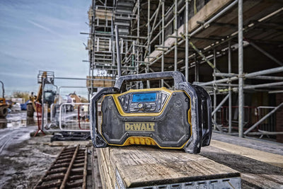 Dewalt XR Akku- und Netz-Radio DCR029 (DAB+ und FM Stereo Radio, extrem Robustes Gehäuse, mit Blueto