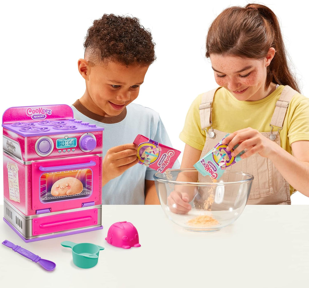 Cookeez Makery Ofen-Spielset in pink mit niedlichem Überraschungseffekt durch Verwandlung zu einen s