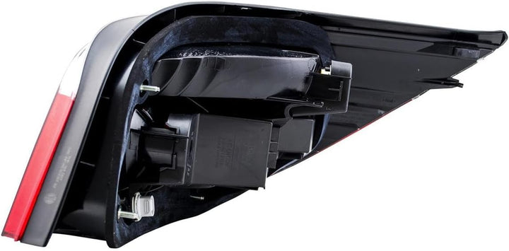 HELLA 2VP 008 679-131 Heckleuchte - Glühlampe - links - für u.a. BMW 5 (E60), Links