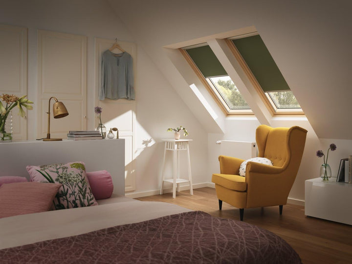 VELUX Holz Dachfenster - „Thermo-Technology (55 x 78) mit Eindeckrahmen